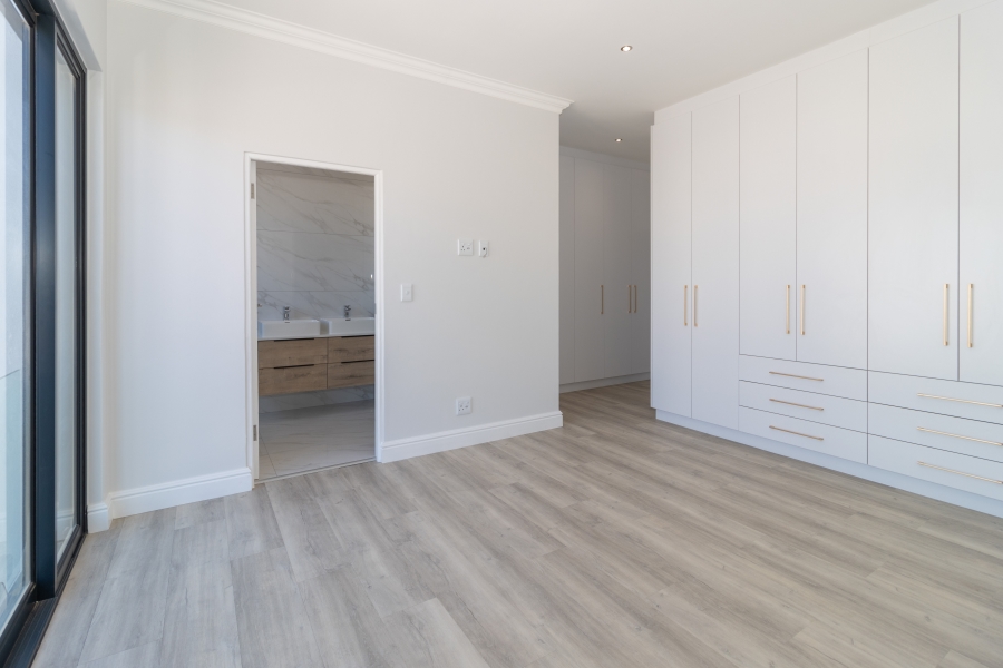 4 Bedroom Property for Sale in Sandown Western Cape